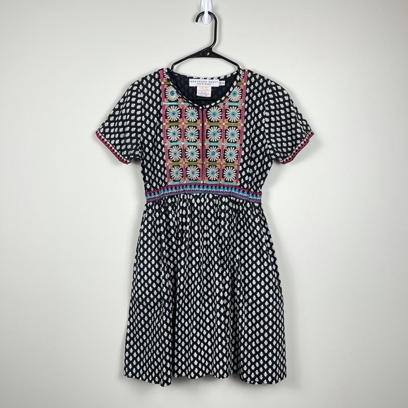 Gretchen Scott Designs Dresses & Skirts - Gretchen Scott Design Black and White Dress With Neckline Embroidery